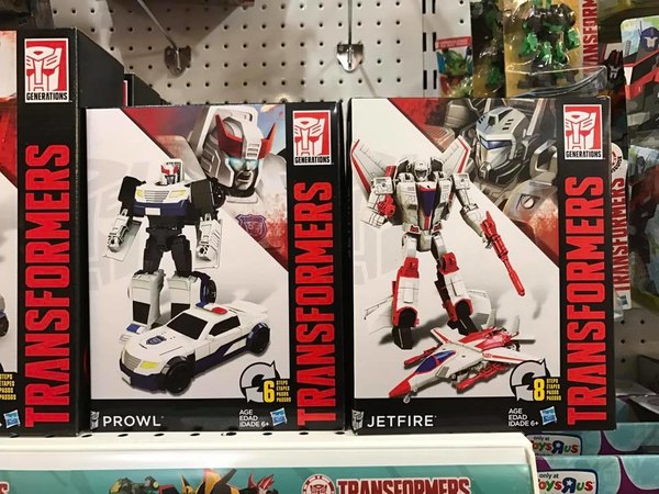 New Generations Cyber Battalion Figures Surface   Prowl  Jetfire (1 of 1)